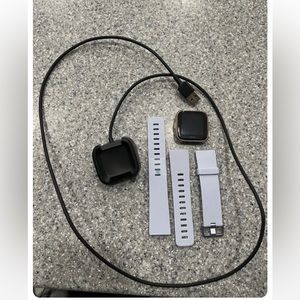 Fitbit Versa Smart Watch Bluetooth Fitness Tracker - Rose Gold (FB504) - Large